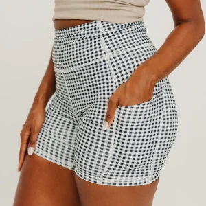 Shorts>Maven Thread Biker Shorts - 6'' - Bu0026W Gingham