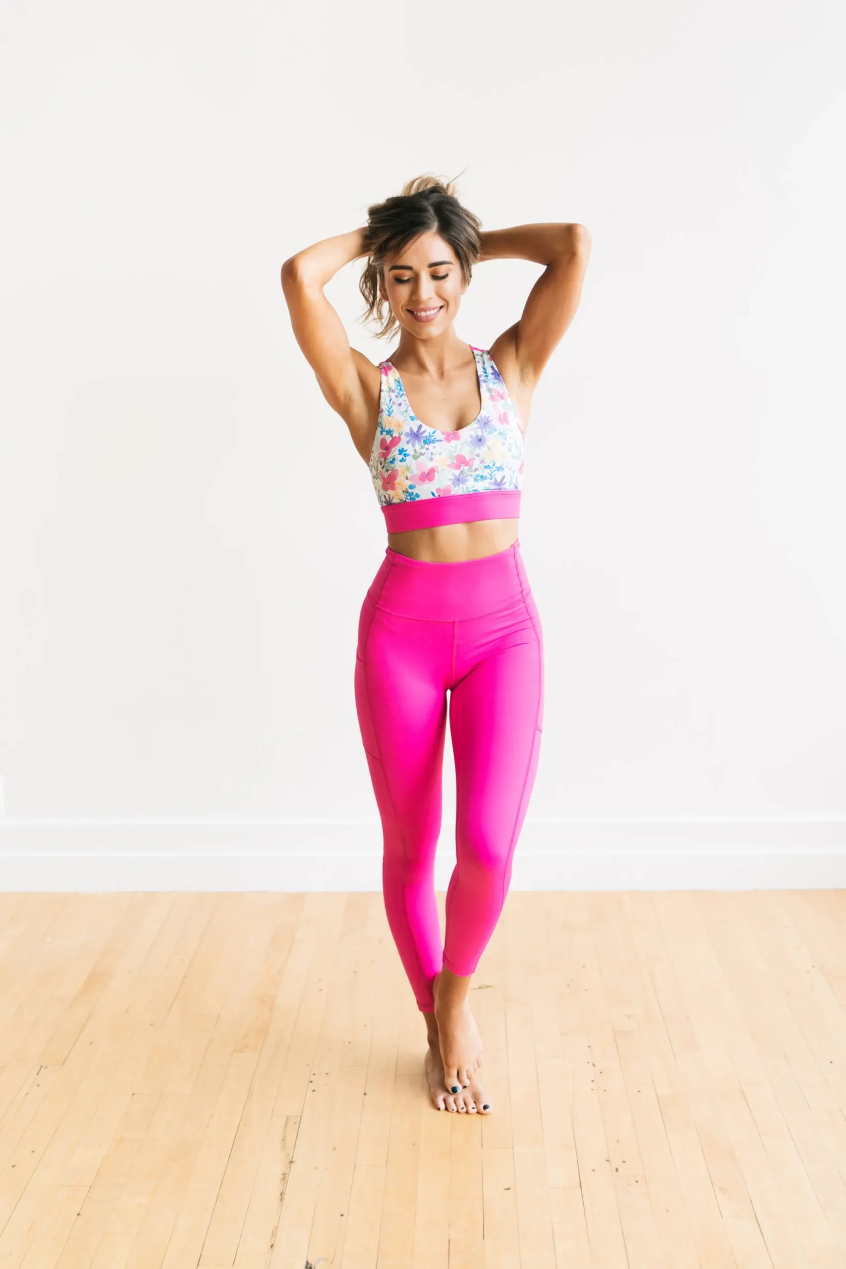 criss_cross_sports_bra__h_2.webp Sports Bras>Maven Thread Criss Cross Sports Bra - Hot Pink Floral