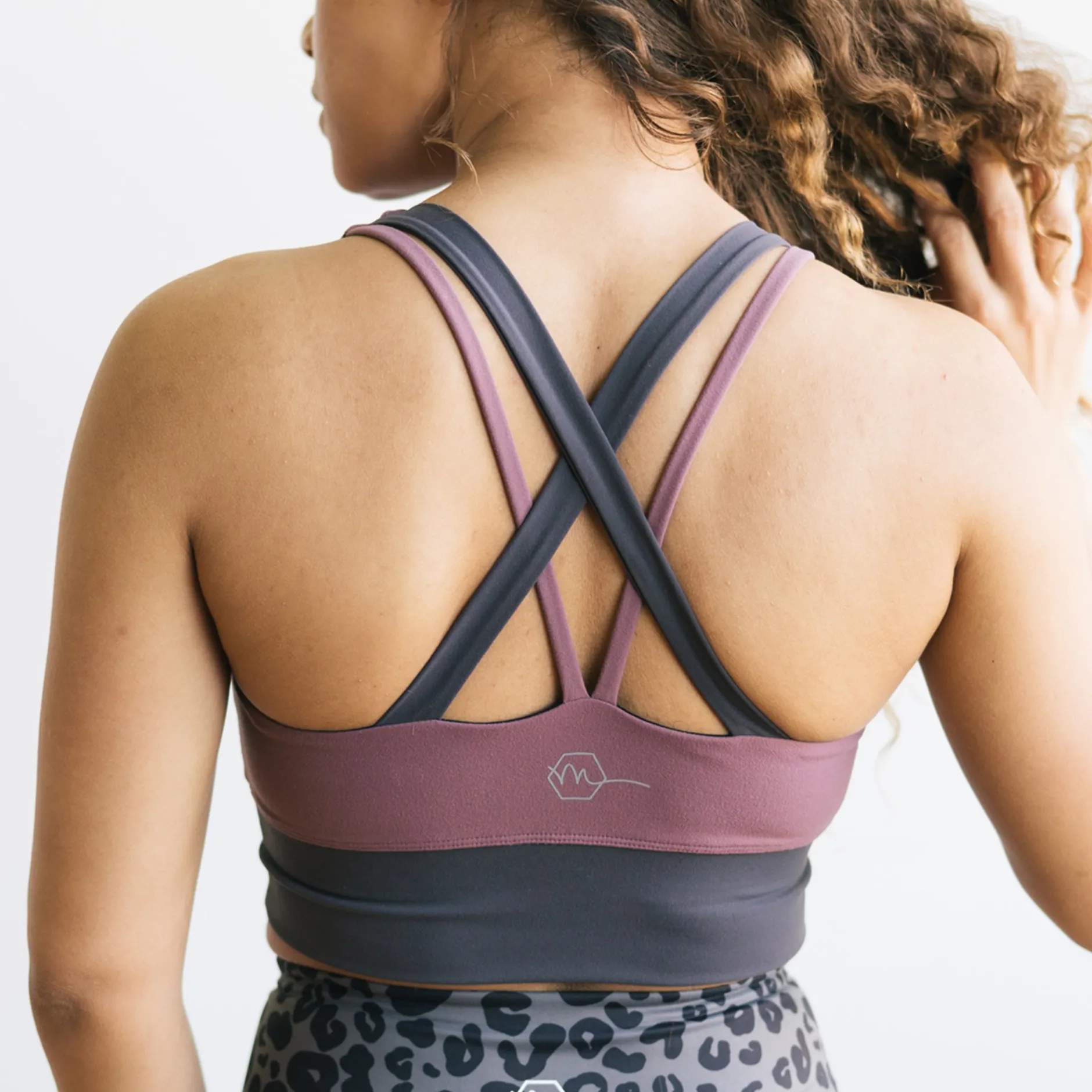 criss_cross_sports_bra__m_0-1.webp Sports Bras>Maven Thread Criss Cross Sports Bra - Muted Plum / Grey