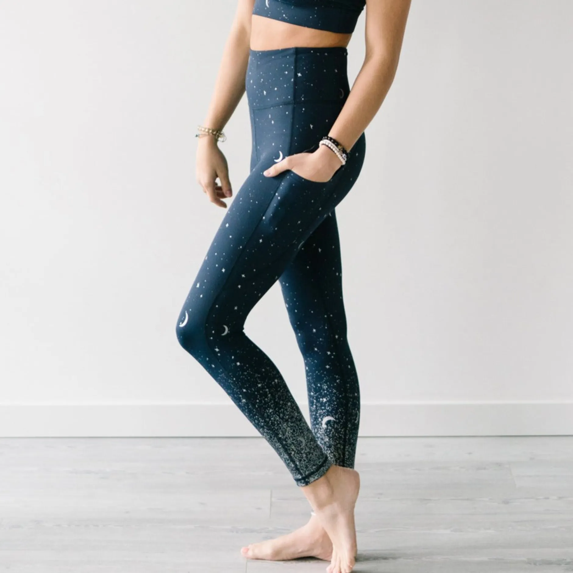 inspire_leggings__navy_mo_0.webp Leggings>Maven Thread Inspire Leggings - Navy Moons