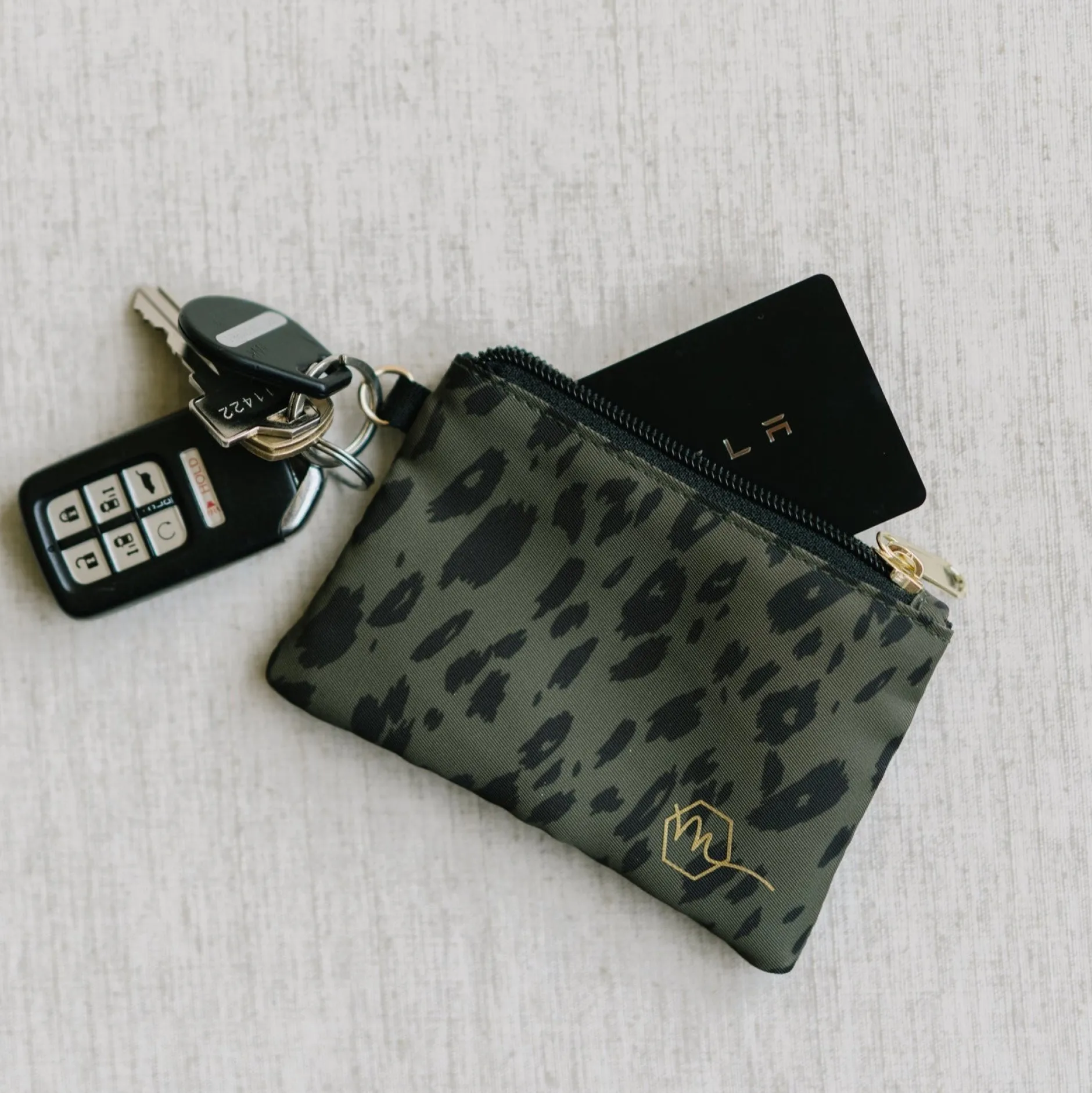 sport_wallet__green_leopa_1.webp Wallets>Maven Thread Sport Wallet - Green Leopard