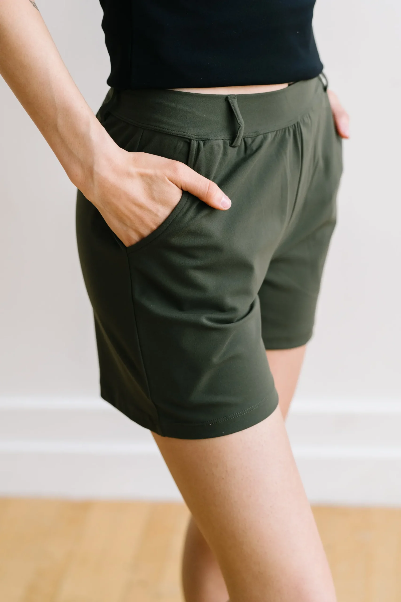 work_hard_play_hard_trous_4-9.webp Trousers | Shorts>Maven Thread Work Hard Play Hard Trouser Shorts - Olive Green